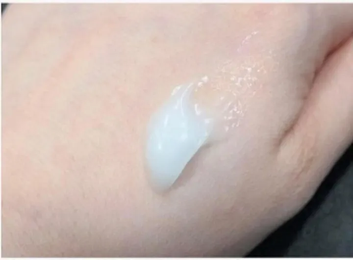 Lebelage%20Super%20Waterdrop%20Ampoule%20Cream%20-%20Image%204