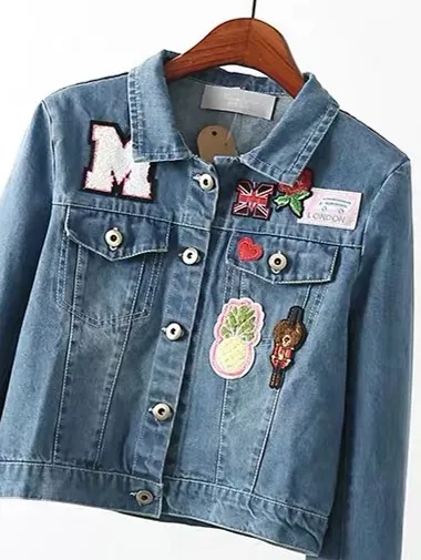 %E1%80%82%E1%80%BB%E1%80%84%E1%80%BA%E1%80%B8%E1%80%A1%E1%80%84%E1%80%BA%E1%80%B9%E1%80%80%E1%80%BB%E1%80%AE%20denim%20Jean%20coat%20Jacket%20blending%20casual%20charm%20with%20stylish%20versatility%20AyeyarMark%20fashion%20-%20Image%203