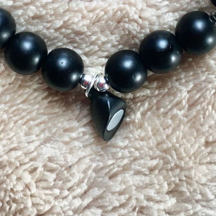Caring%20Heart's%20Valentines%20Day%20Special:%20Black%20Couple%20Bracelet%20with%20Magnetic%20Heart%20-%20Image%207