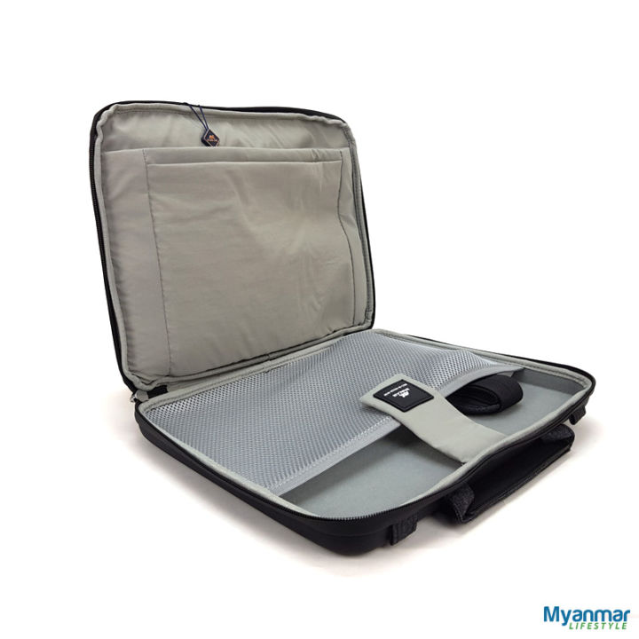 Hard-Shell%20Laptop%20Bag%20-%20Rivacase%20-%20Image%206