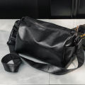 Korean Design Fashion Leather Messenger Bag ကိုရီးယားဖက်ရှင်ဒီဇိုင်း လည်သာဘေးလွယ်အိတ်. 