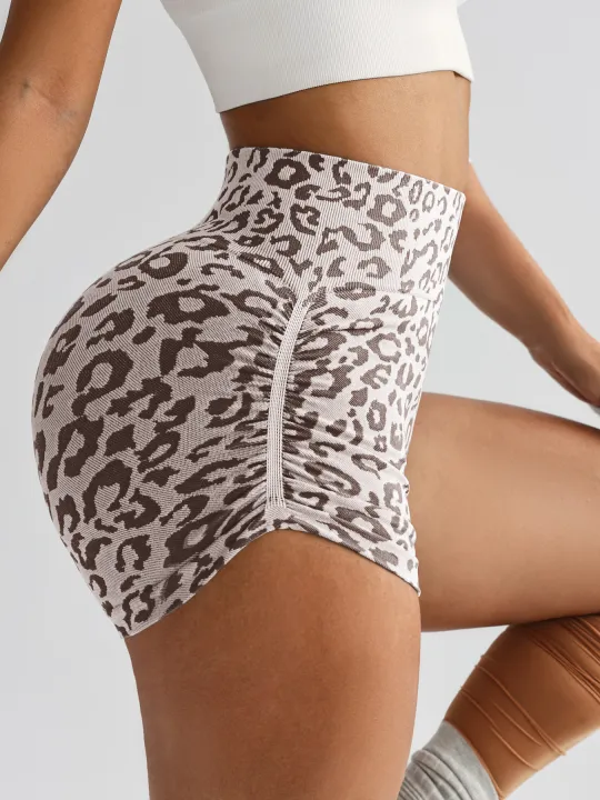 (preorder)High%20Waist%20Belly%20Tight%20Leopard%20Print%20Yoga%20Three-point%20Pants%20Women's%20Hip-lifting%20Tight%20Outer%20Wear%20Running%20Peach%20Fitness%20Shorts%20-%20Image%204