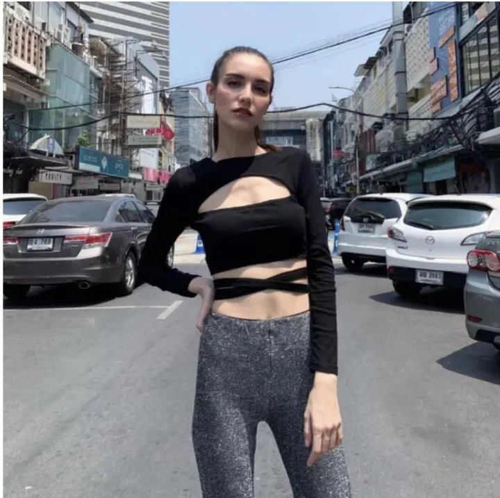 Open-chest%20shirt%20with%20cross-waist%20straps%20Long-sleeve%20crop%20top%20Fashion%20Palace%20-%20Image%205