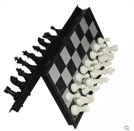 Magnetic%20Chess%20Set%20-%20Image%203