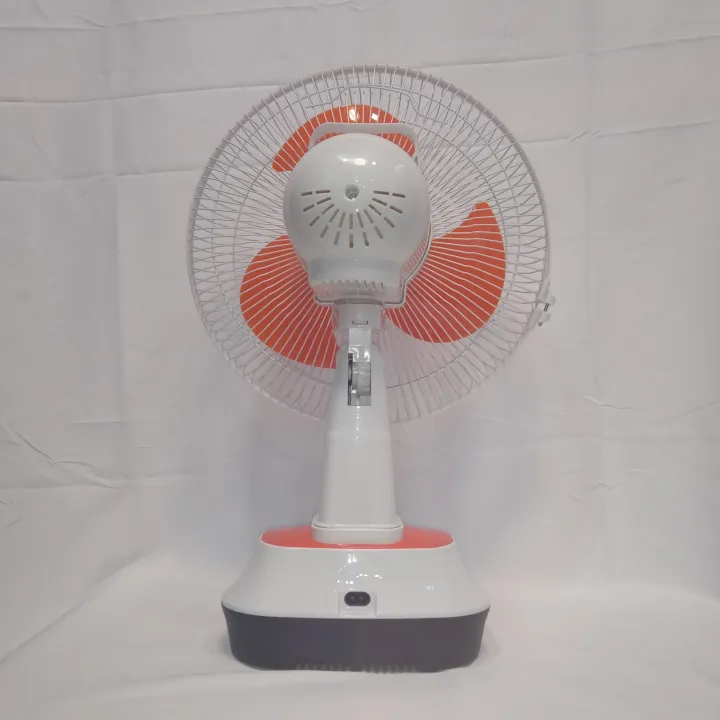 FUSU%20Rechargeable%20Desk%20Fan%20-%20Image%202