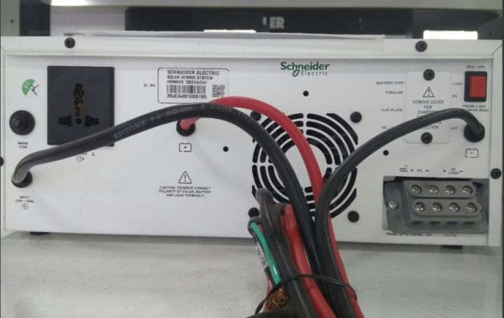 Schneider%20Solar%20Hybrid%20System%201500%20Inverter%20-%20Image%205