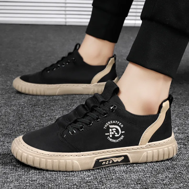 Korean%20Design%20Fashion%20Sneaker%20Shoes%20Stylish%20and%20Durable%20Men's%20Sneakers,%20High-Quality%20Materials%20for%20Sleek%20Design%20-%20Image%202