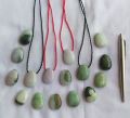 Jade Drop shaped Pendant, ကျောက်စိမ်း မိုးရေစက်ပုံ ဆွဲသီး၊. 