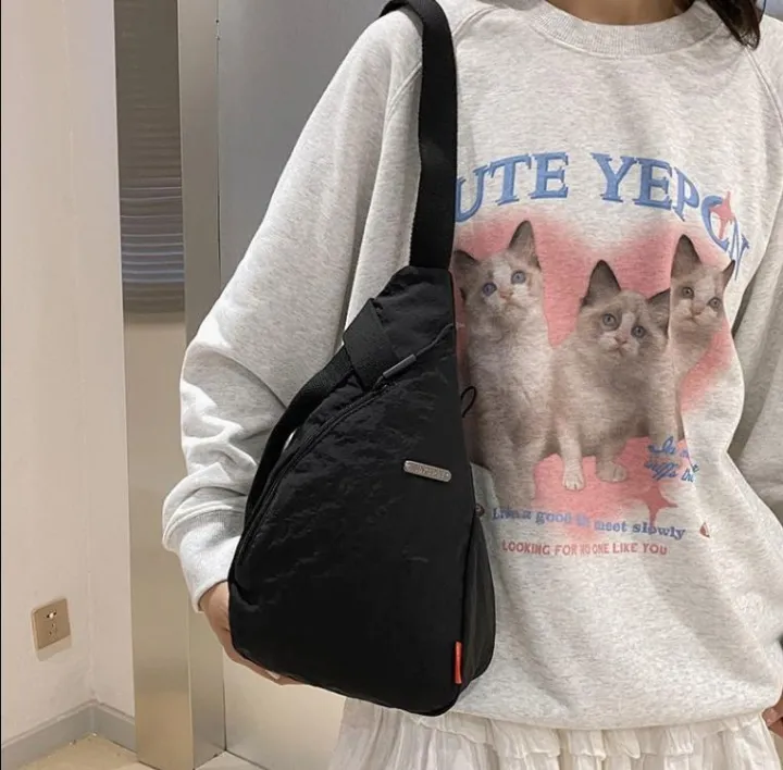 (Preorder)%20Chest%20bag,%20front%20bag%20for%20men%20and%20women,%20large%20capacity,%20casual%20and%20versatile,%20new%20sports%20waist%20bag,%20shoulder%20bag.%20-%20Image%204