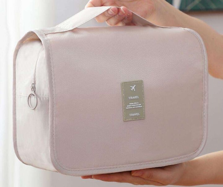 Multifunctional%20Foldable%20Hook%20Bag%20Waterproof%20Toiletry%20Bag%20with%20ple%20Compartments%20for%20Business%20and%20Gym%20-%20Image%202