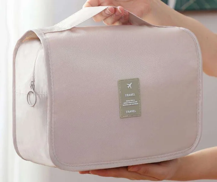 Multifunctional%20Foldable%20Hook%20Bag%20Waterproof%20Toiletry%20Bag%20with%20ple%20Compartments%20for%20Business%20and%20Gym%20-%20Image%202