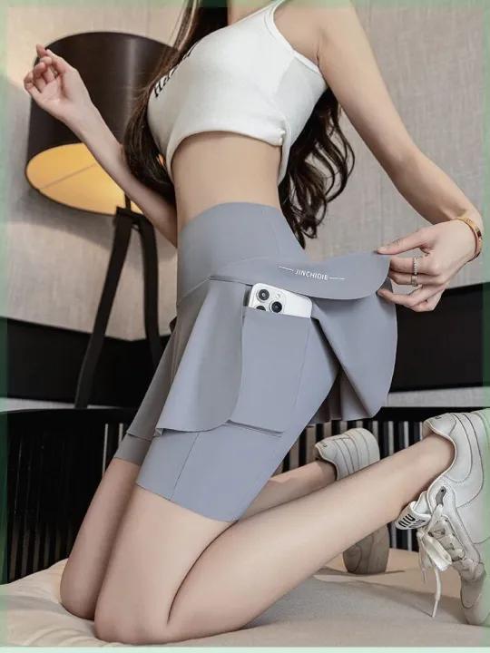 (Preorder)%20Oversized%20Running%20Pants,%20Three-Quarter%20Pants%20for%20Yoga%20and%20Fitness,%20Summer,%20High-Waisted,%20Anti-Reflective%20Two-Piece%20Blocking%20Skirt.%20-%20Image%202