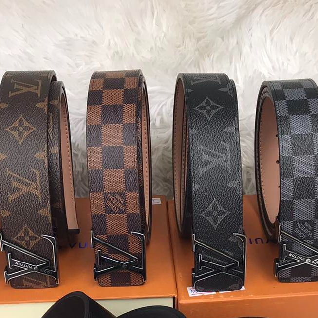 Louis%20Vuitton%20LV%20Initiales%20Reversible%20Belt%20Monogram%20Eclipse%20Taiga%2040MM%20Black%20for%20Men-%20%20Discover%20luxury%20and%20style%20-%20Image%206