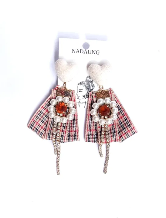 Fancy%20%E1%80%A1%E1%80%9E%E1%80%8A%E1%80%BA%E1%80%B8%E1%80%95%E1%80%AF%E1%80%B6/%20%E1%80%A1%E1%80%80%E1%80%BD%E1%80%80%E1%80%BA%20Design%20%E1%80%94%E1%80%AC%E1%80%B8%E1%80%80%E1%80%BD%E1%80%84%E1%80%BA%E1%80%B8%20/%E1%80%94%E1%80%AC%E1%80%B8%E1%80%80%E1%80%95%E1%80%BA%20/%20Earring%20(%20Red)%20-%20Image%204