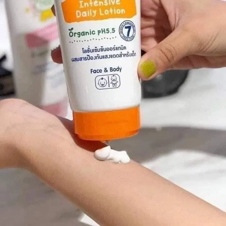 DMP%20intensive%20baby%20daily%20face%20and%20body%20lotion%20SPF%2050,%20PA%20+++%20-%20Image%204