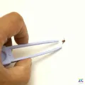DH corp - Plastic Fly Swatter with Tweezers, Bugs Whisk and Fly Killer with Pincers. 