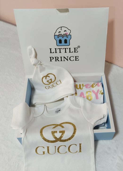 Newborn%20Bodysuit%20set%204Pcs%20Box%20set%20with%20hat%20-%20Image%204