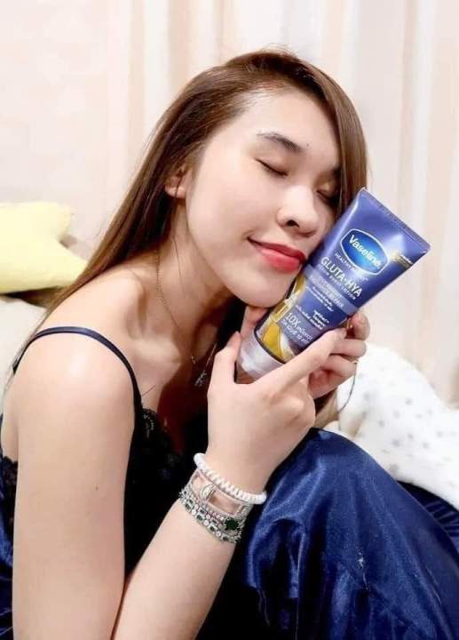 Vaseline%20Gluta-Hya%20Overnight%20Radiance%20Repair%20Lotion%20330ml%20(Expire%202027/04)%20-%20Image%207