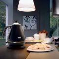 DeLonghi KBO 2001.BK Kettle - Black. 