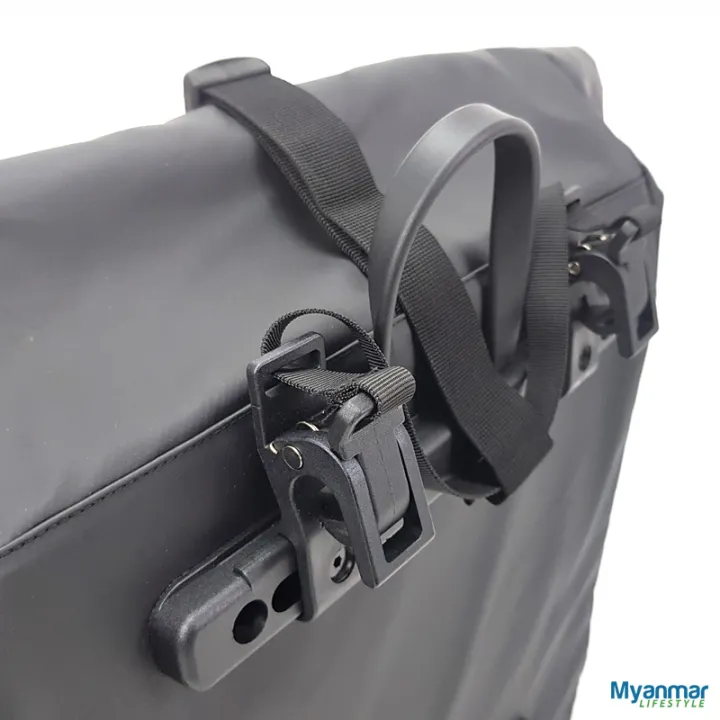 Bicycle%20Rack%20Carrier%20Bag%20%E2%80%93%20Pannier%20Bag%20%E2%80%93%20West%20Biking%20-%20Image%207