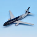 (Preorder) LEO 16cm 1:400 Air New Zealand Boeing 777 Alloy Aircraft Model Children's Toys for Children's Toys ကလေးကစားစရာအရုပ်လေယာဉ်ပျံ. 