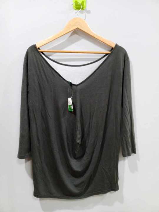 Korea%20&%20bkk%20design%20thrift%20fashion%20(yangon%20vintage%20store)%20Grade%20A%20Quality,%20Budget-Friendly,%20Ready-to-Wear%20Styles%20-%20Image%203