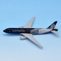 (Preorder) LEO 16cm 1:400 Air New Zealand Boeing 777 Alloy Aircraft Model Children's Toys for Children's Toys ကလေးကစားစရာအရုပ်လေယာဉ်ပျံ. 