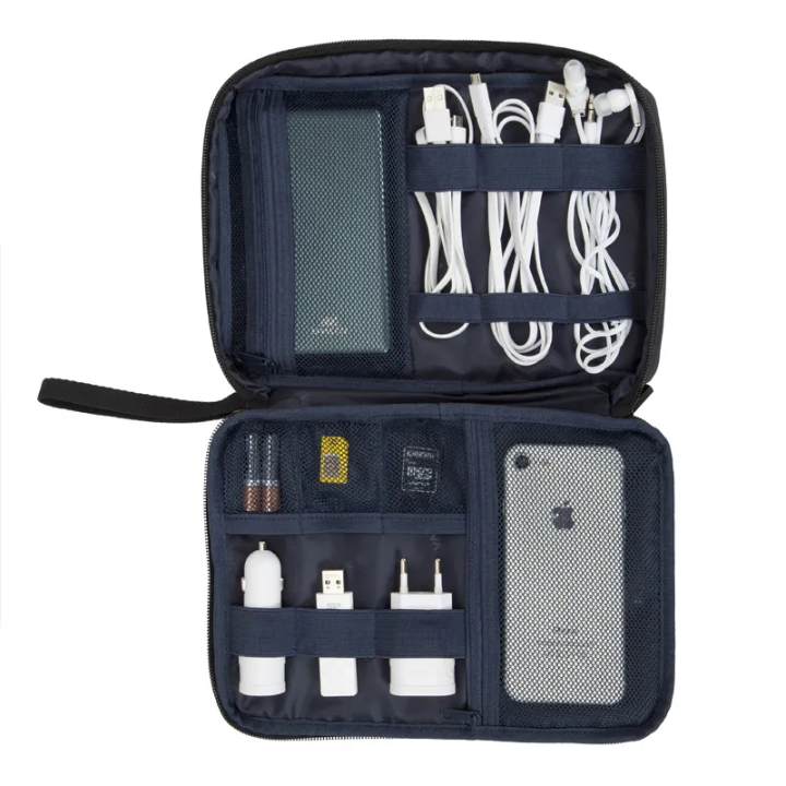 Organizer%20Case%20%E2%80%93%20Rivacase%20-%20Image%203