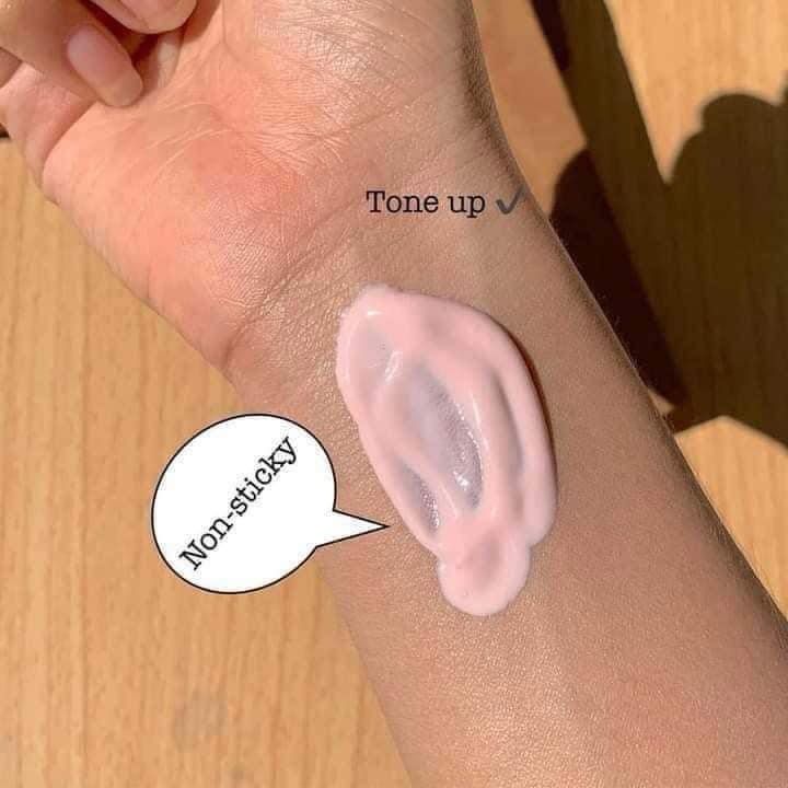 Vaseline%20Daily%20Brightening%20Body%20Lotion%20600ml%20-%20Image%204