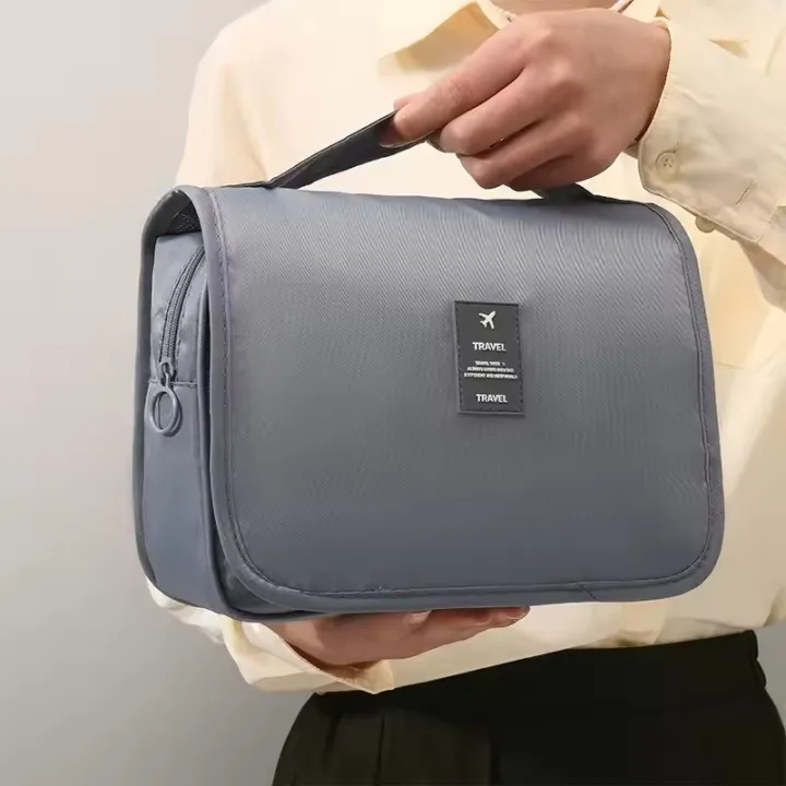 Multifunctional%20Foldable%20Hook%20Bag%20Waterproof%20Toiletry%20Bag%20with%20ple%20Compartments%20for%20Business%20and%20Gym%20-%20Image%204