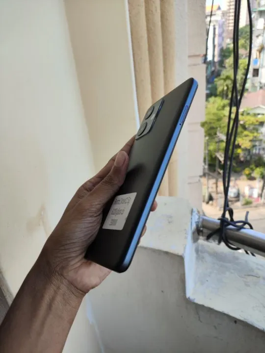 Redmi%20Note%2012%20Pro%205G%20-%20Image%202