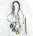 Jade circle pendant,  ကျောက်စိမ်း အဝိုင်းပုံဆွဲသီး၊. 