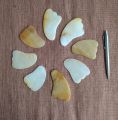 Yellow quartz  Guasha plate,  အဝါရောင် သလင်းကျောက် ကွာဆား ခြစ်ပြား အသဲပုံ. 