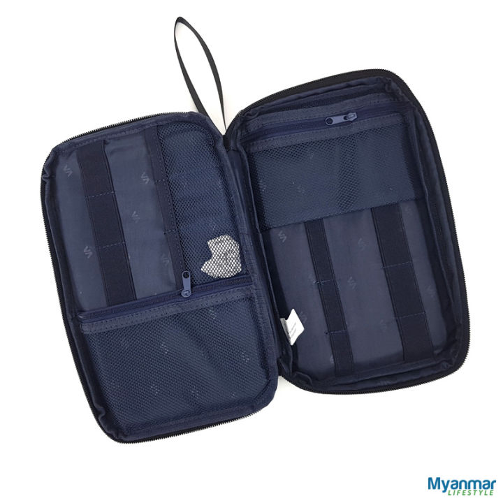 Organizer%20Case%20%E2%80%93%20Rivacase%20-%20Image%207