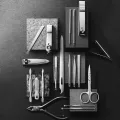 လက်သည်ညှပ်နှင့်ကရိယာစုံဘူး 19Pcs/Set Manicure Set Nails Tool Kit Accessories For Nails Pedicure Kit Manicure Set With Luxurious Travel Case. 