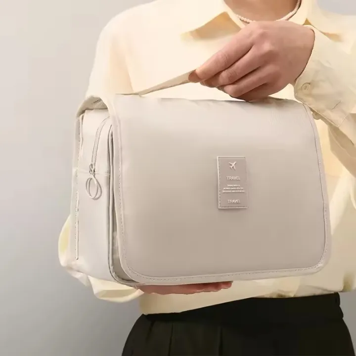 Multifunctional%20Foldable%20Hook%20Bag%20Waterproof%20Toiletry%20Bag%20with%20ple%20Compartments%20for%20Business%20and%20Gym%20-%20Image%206