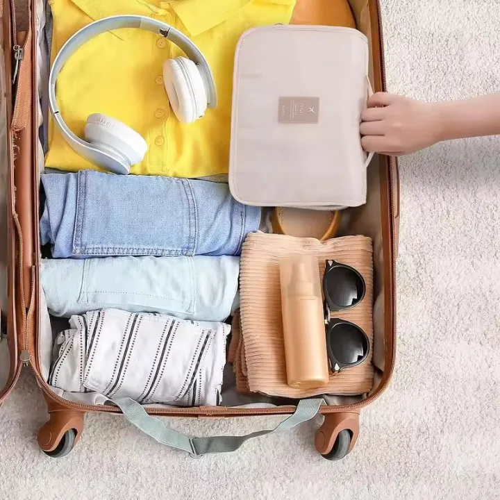 Multifunctional%20Foldable%20Hook%20Bag%20Waterproof%20Toiletry%20Bag%20with%20ple%20Compartments%20for%20Business%20and%20Gym%20-%20Image%205