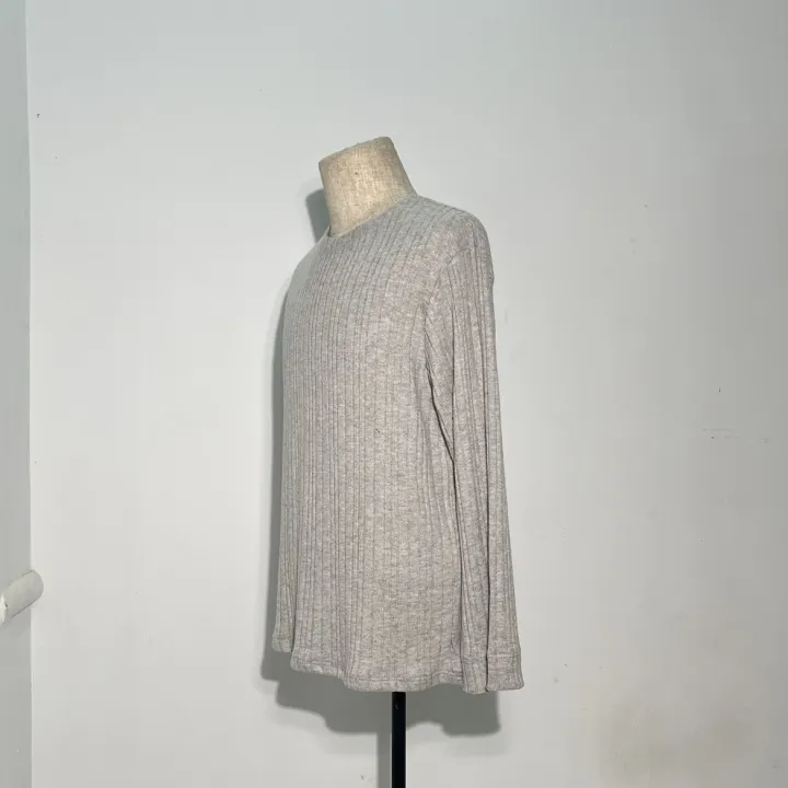 White%20Grey%20Sweater%20(The%20Best%20One)%20-%20Image%203