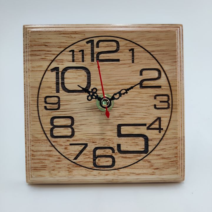 စားပွဲတင် သစ်သားနာရီ (ENG နံပါတ်အက္ခရာ 1)