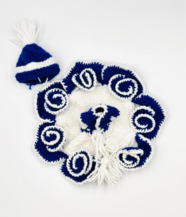 Handmade%20Woolen%20Laddu%20Gopal%20Dress%20with%20Cap%20%E2%80%93%20Blue%20&%20White%20Winter%20Poshak%20Set%20-%20Image%202