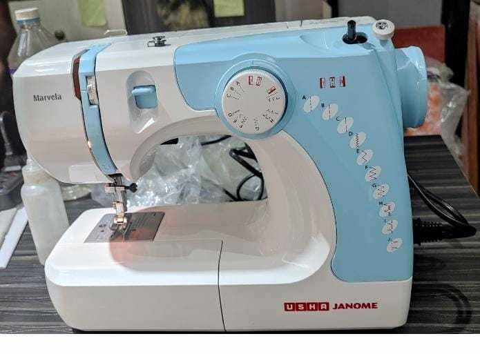 Usha%20Janome%20Automatic%20Zig-Zag%20Electric%20Portable%20Sewing%20Machine%20-%20Image%204