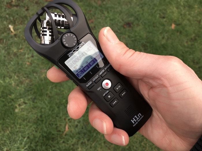 Zoom%20ZH1%20H1%20Handy%20Portable%20Digital%20Recorder%20(Black)%20-%20Image%203
