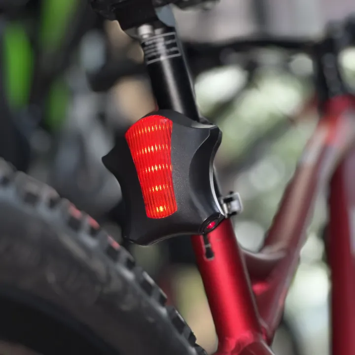 "Nighttime%20Safety:%20Laser%20Bicycle%20Rear%20Tail%20Flashing%20Light%20-%20High%20Visibility%20Warning%20Lamp"%20-%20Image%204