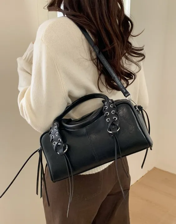 Women%E2%80%99s%20PU%20Leather%20Handbag%206625%20%7C%20Designer%20Handheld%20&%20Crossbody%20Bag%20%7C%20Stylish%20Leather%20Strap%20Detail%20Design%20bag%20for%20women%20-%20Image%203