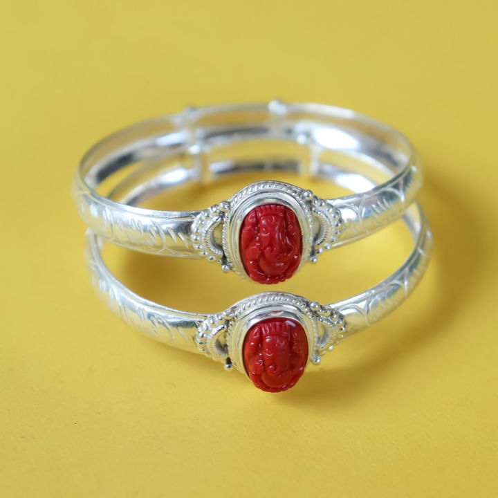 Pure%20Silver%20Ganesh%20Design%20Muga%20Carved%20Bala%20ForUnisex,%2020.99g,%20Pair%20-%20Image%204