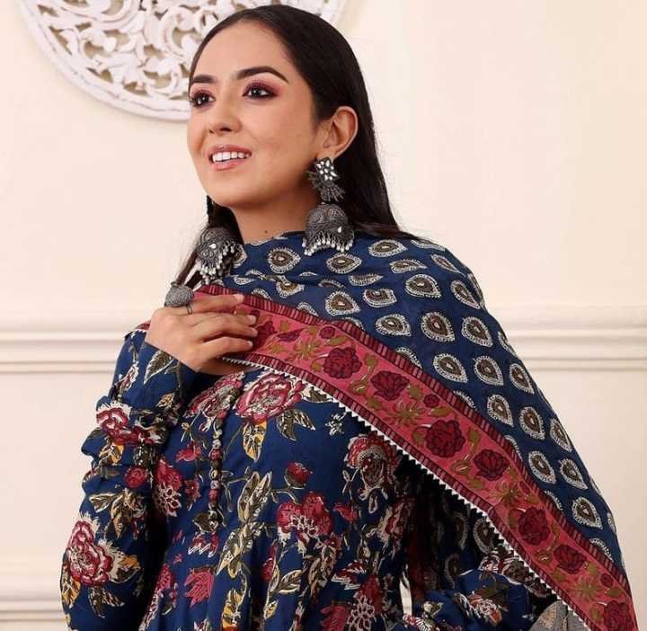 Fabdale%20Floral%20Printed%20Viscose%20Rayon%20Anarkali%20Kurta%20Pant%20Salwar%20Suit%20with%20Dupatta%20%7C%20Wedding,%20Party%20&%20Festive%20Wear%20(DVST-006)%20-%20Image%206