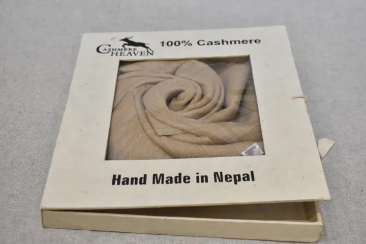 Cashmere%20Heaven%20-%20100%25%20Cashmere/Pashmina%20Shawl%20Premium%20Quality%20With%20Gift%20Box%20Extra%20Large%20Scarf%20Stole%20For%20Women%20-%20Image%204