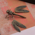 fasdaga 2X Mini Brass Dragonfly Casting Animal Figurine Retro Style Metal Sculpture Home Desktop Craft Decoration. 