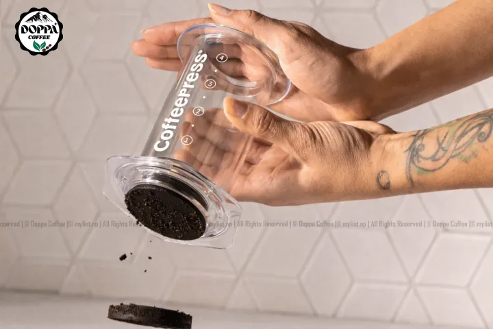 Aeropress%20Coffee%20maker%20%7C%20Espresso%20Maker%20%7C%20Coffee%20Press%20%7C%20Portable%20Coffee%20Maker%20By%20DOPPA%20Coffee%C2%AE%20(FULL%20SET)%20-%20Image%209
