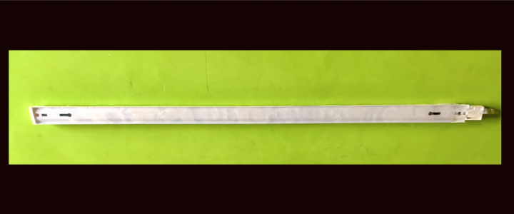 1%20Meter%20Ceiling-Mounted%20Track%20Light%20Fixture:%20Ideal%20for%204-5%20Adjustable%20Lights,%20Easy%20Installation%20and%20Electrical%20Connection%20-%20Image%202